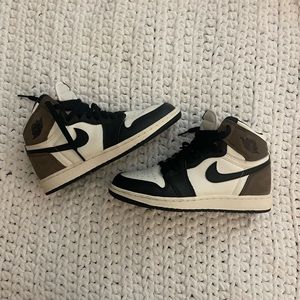 Jordan 1s Mocha high